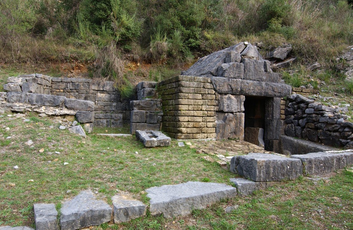 Area archeologica immersa nel verde